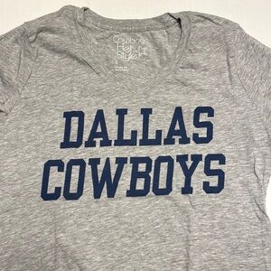 Dallas Cowboys gray v-neck T-shirt